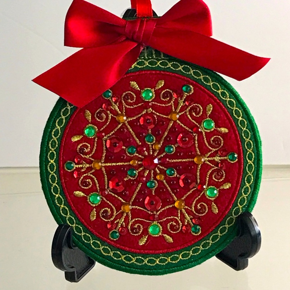 Fabric Papaya Brand Flat Round Hanging Christmas Winter Ornament - Vintage
